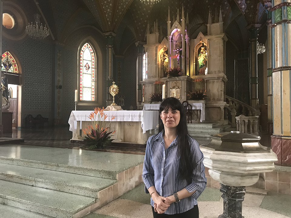 Canto en actividades religiosas Ministerio de Silvia Rodriguez
